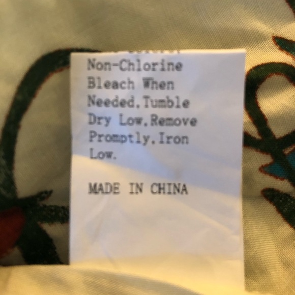 ❌SOLD❌ Split ButtonUp Front Floral Dress - Picture 14 of 16